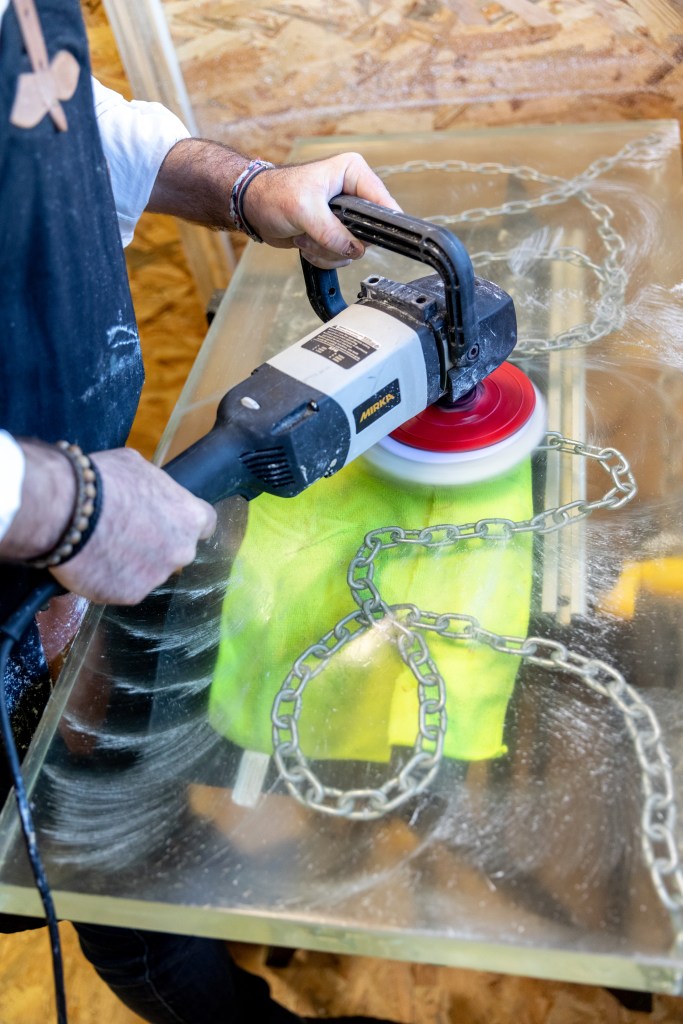 Jean-ka artiste résine lustrage résine 